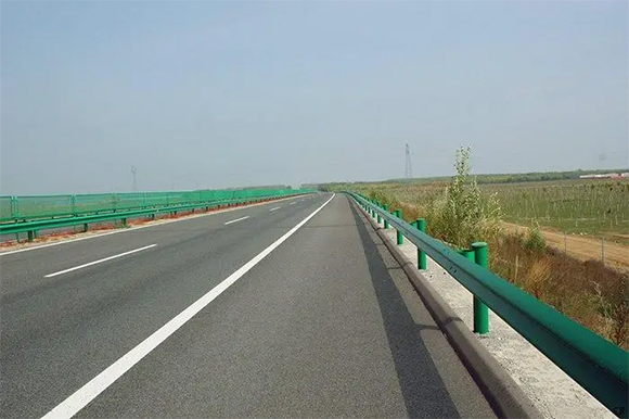 鄂州高速波形梁护栏