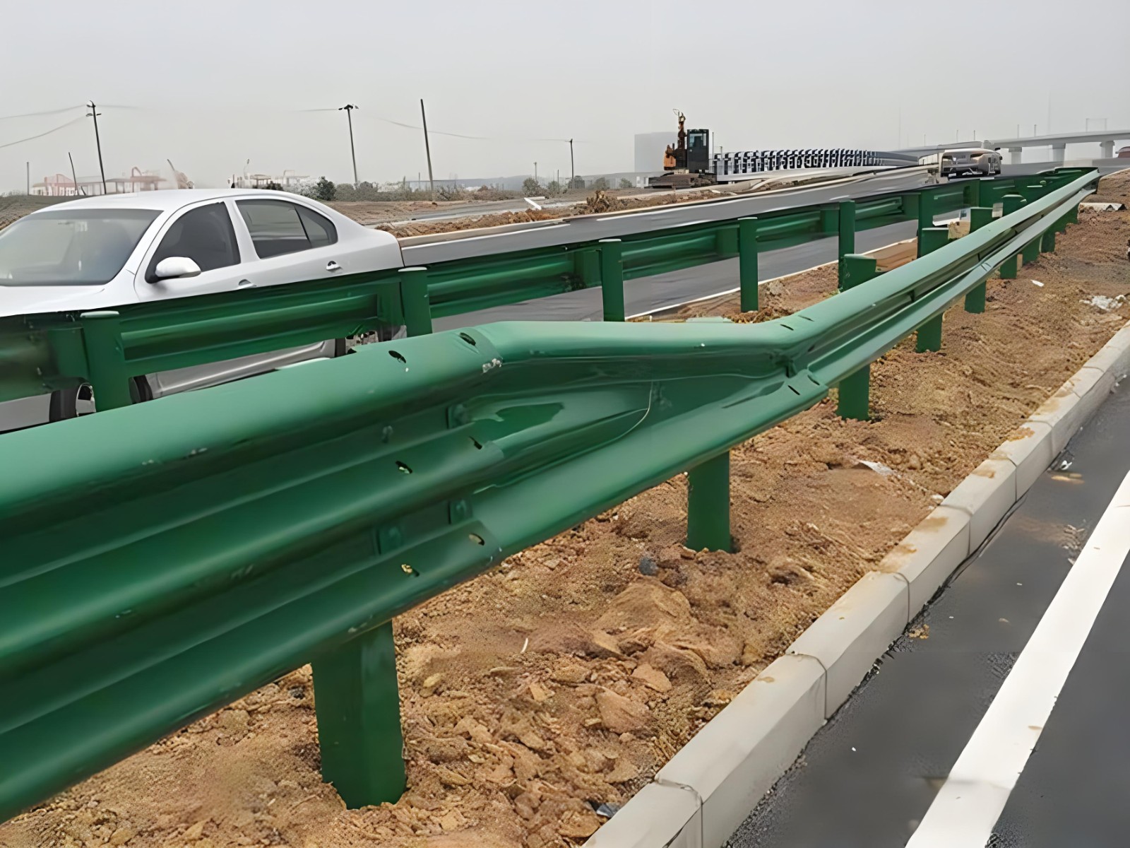 鄂州高速波形护栏板日常维护方案确保道路安全新举措